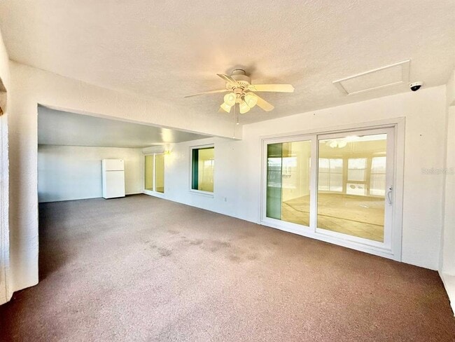 Building Photo - 9815 La Vonda St