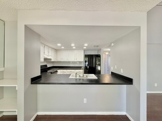 Building Photo - 4819 Puritan Cir