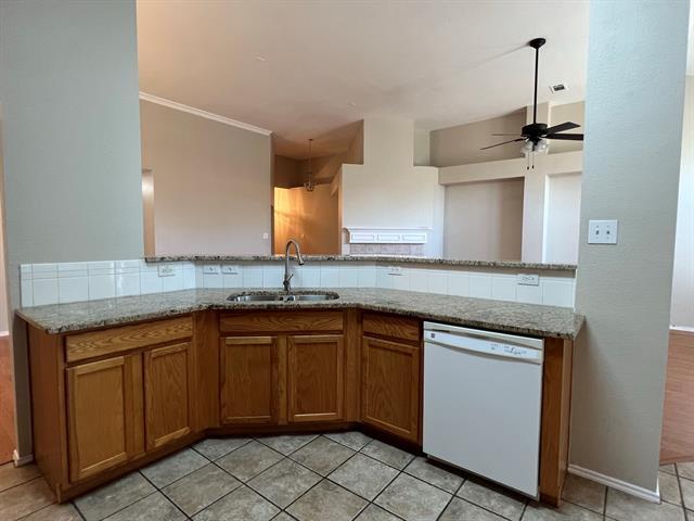 Building Photo - 217 Willowlake Dr