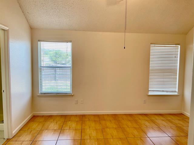 Building Photo - 1008 Rock Springs Dr