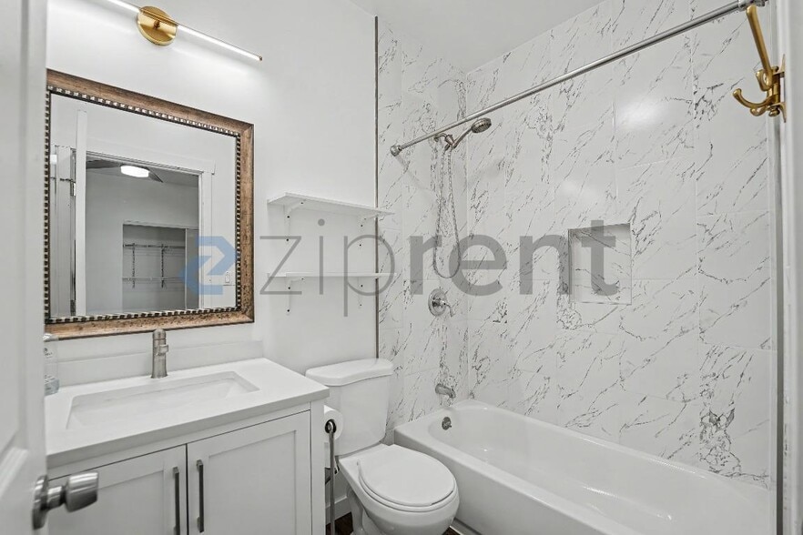 Building Photo - Unit