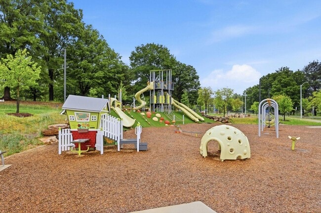 Building Photo - 6924 Rockledge Dr