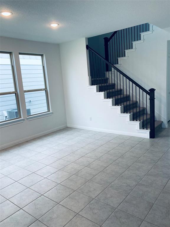 Building Photo - 110 White Aster Ct