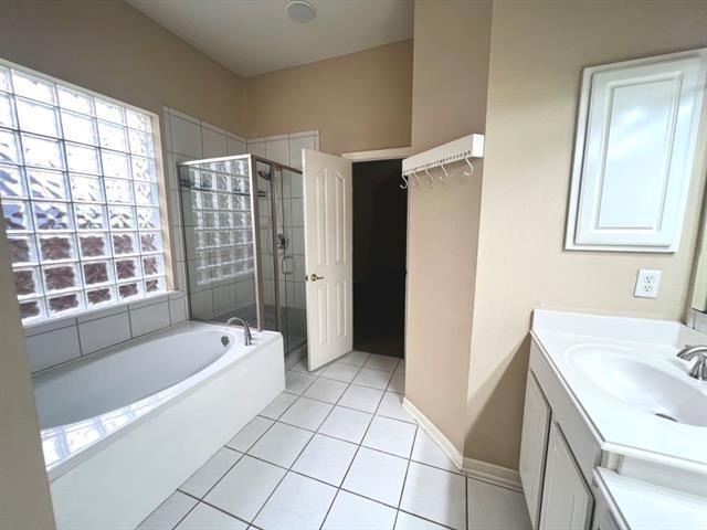 Building Photo - 1570 Bonham Pkwy