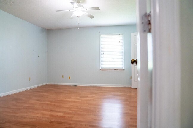 Building Photo - 3309 Smallhouse Rd