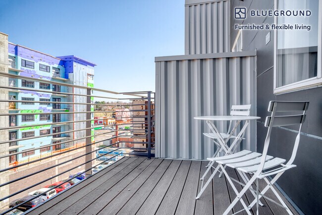 Building Photo - 350 S Jackson St