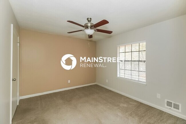 Building Photo - 4 Bedroom Pet-Friendly Home in Atlanta, GA with Main Street Renewal