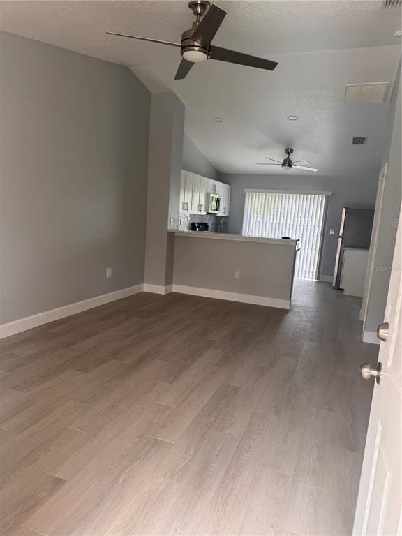 Building Photo - 1125 E Rohe St