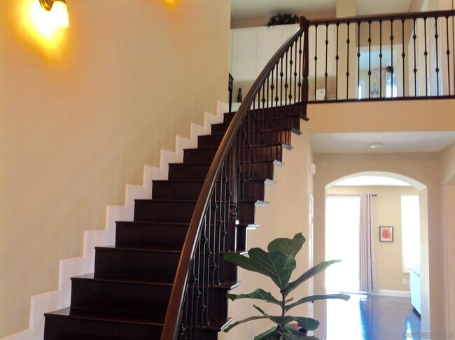 Building Photo - 1117 Mt Dana Dr