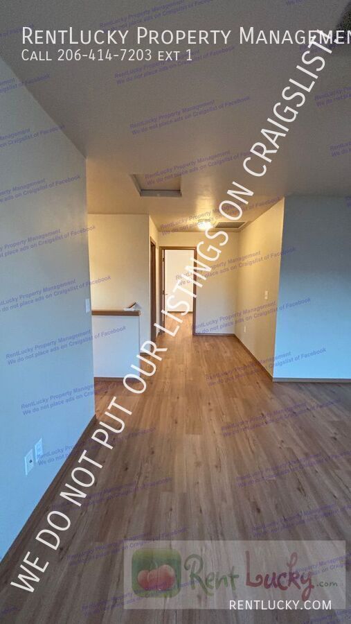 Building Photo - 9441 Country Hollow Dr E