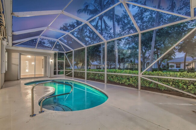 Building Photo - 121 Savona Dr