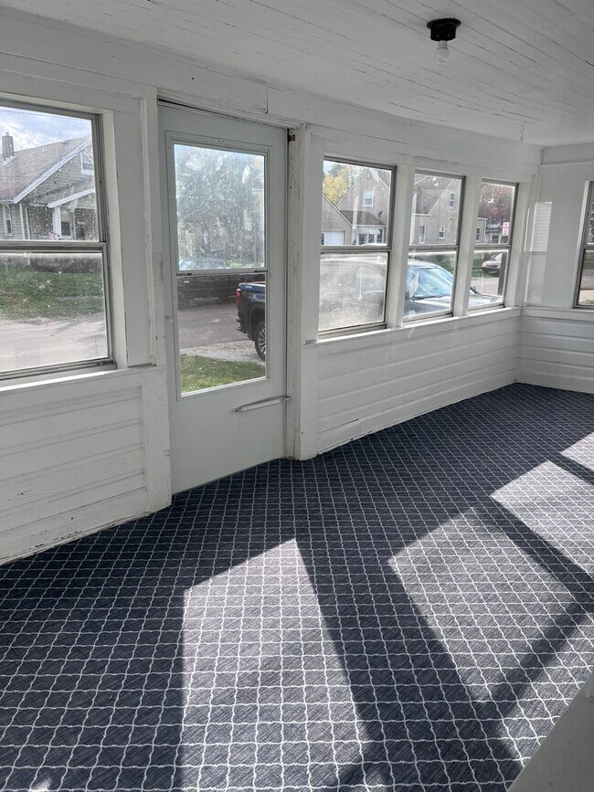 Building Photo - 1615 CANADIAN AVE