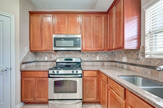 Building Photo - 6402 Black Bamboo Ln