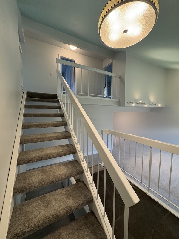 Building Photo - 5705 Davis Cir