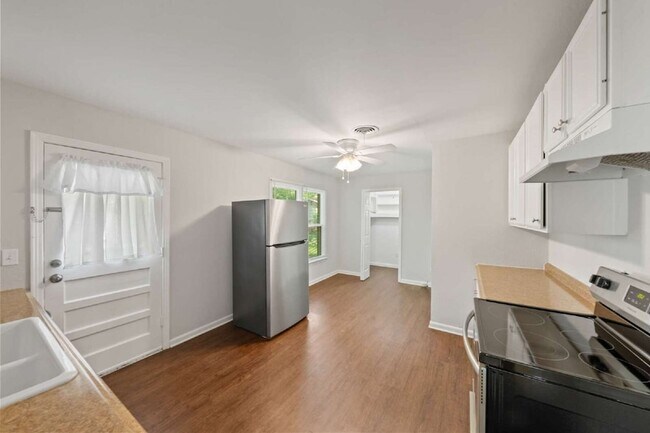 Building Photo - 5601 N Schilder Dr