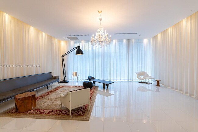 Building Photo - 495 Brickell Ave