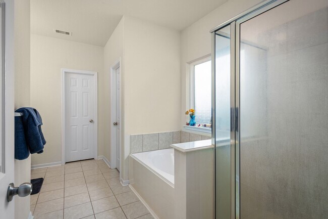 Building Photo - 2702 Elm Crossing Trail