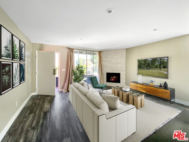 Primary Photo - 1529 S Bundy Dr