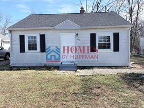 Building Photo - Two Bedroom House