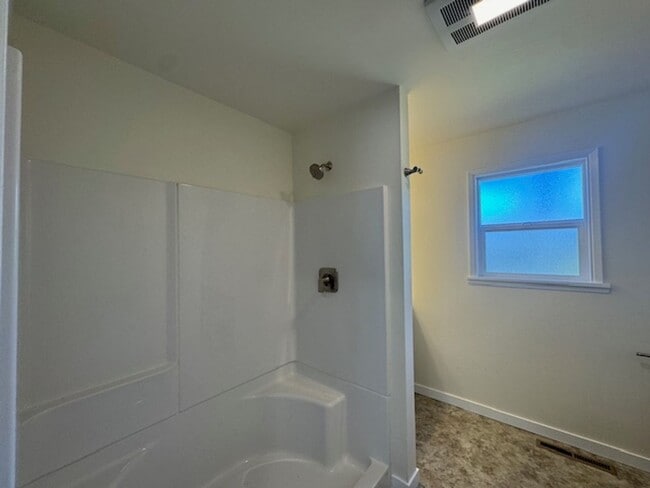 Building Photo - Beautiful 4 bedroom CUTTEN home