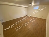 Building Photo - Two-Bedroom Apartment in Tooele!