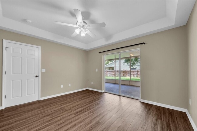 Building Photo - Updated 4BR with Bonus Room in Riverview!