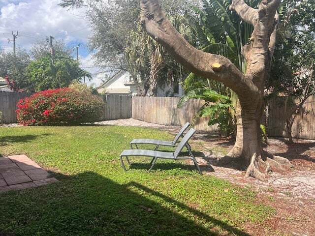 Building Photo - 541 NE 47th St