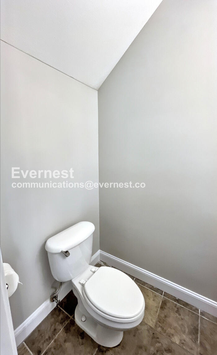 Building Photo - 13 Brown Estates Dr