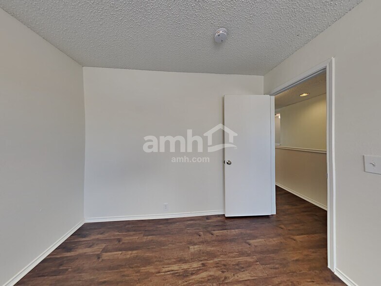 Building Photo - 2328 Tisbury Way