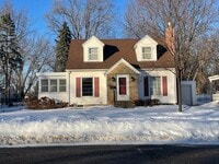 Building Photo - 505 1st St NE