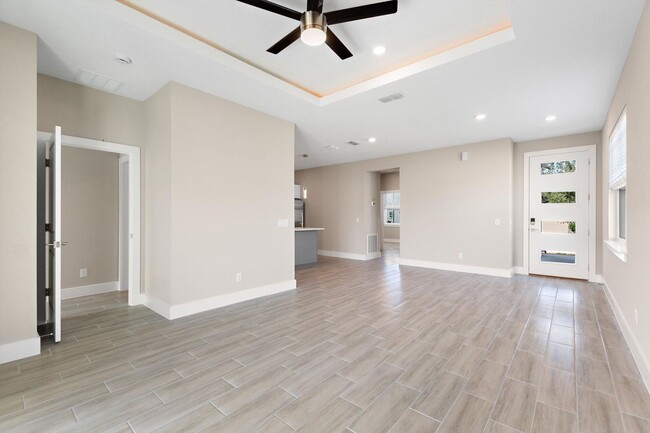Building Photo - 740 Fraser Ct