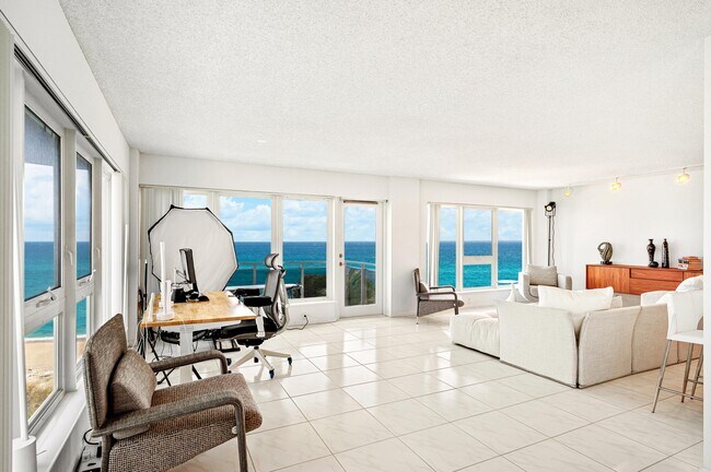 Building Photo - 2066 N Ocean Blvd