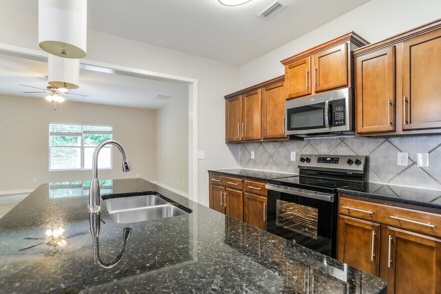Building Photo - 1048 Joselynn Drive