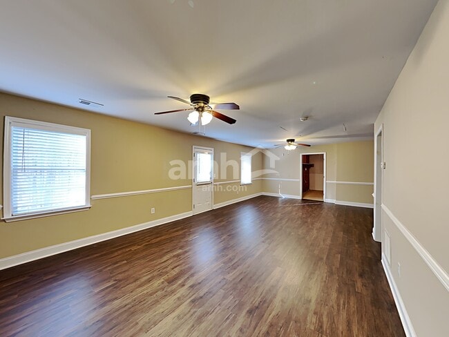 Building Photo - 1029 Chatsworth Ln
