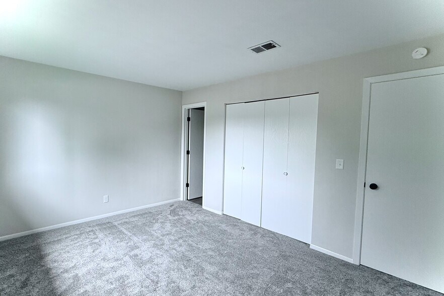 Building Photo - 5102 25th Avenue Ct