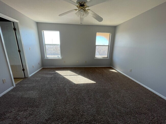 Building Photo - Comfortable & Well-Located 3-Bedroom Home with Spacious Backyard