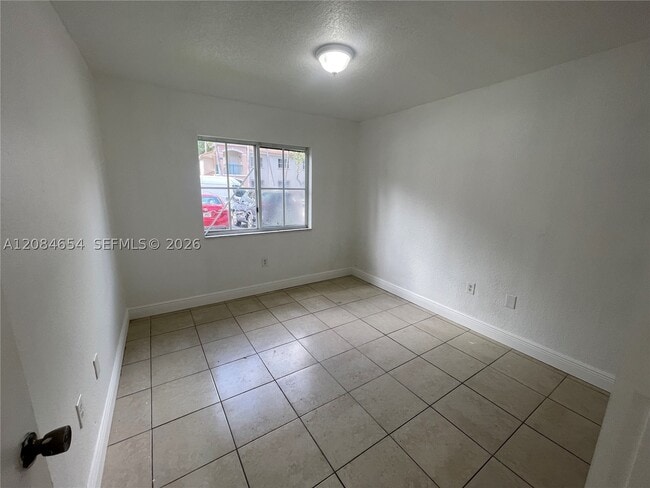 Building Photo - 1251 SE 31st Ct