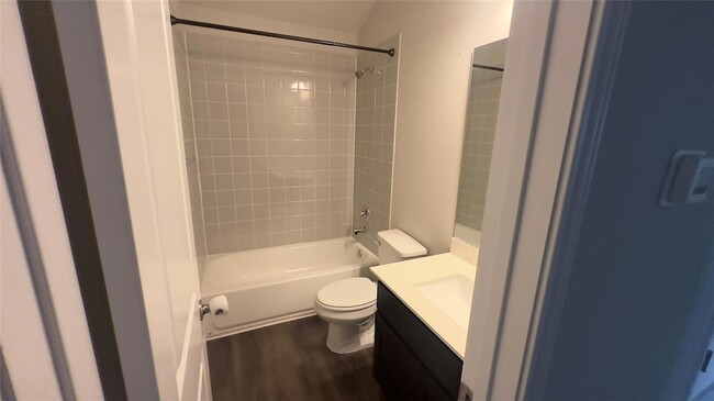Building Photo - 129 Goldfinch Dr