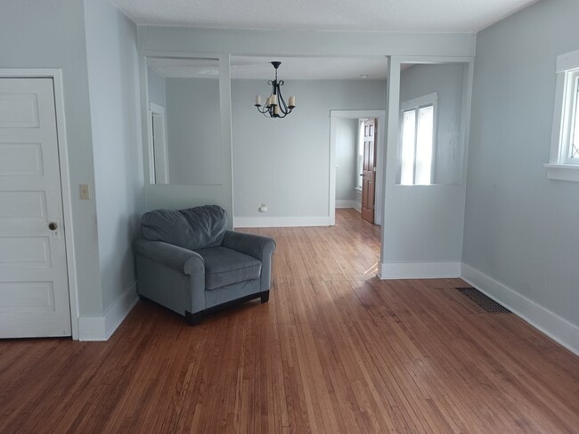 Building Photo - 1144 W Center St