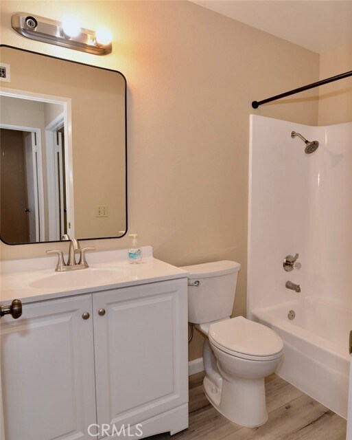 Building Photo - 2470 Coventry Cir