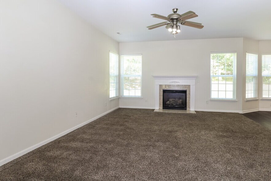 Building Photo - 16105 Long Talon Way