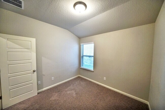 Building Photo - Gorgeous 4-Bedroom Home in Westpointe East - Realtor Commission: $500