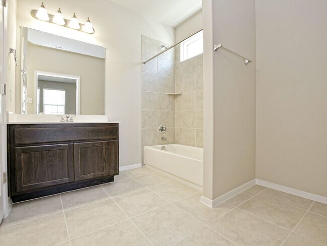 Building Photo - 3 BR/2 BA - 1437 SF in KYLE - Casseta Ranch!