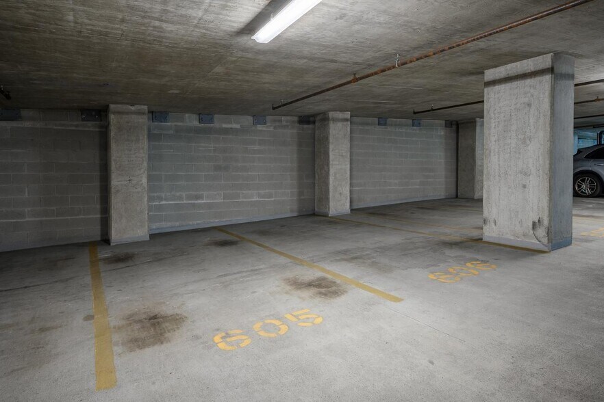 Parking space - 160 E Illinois St