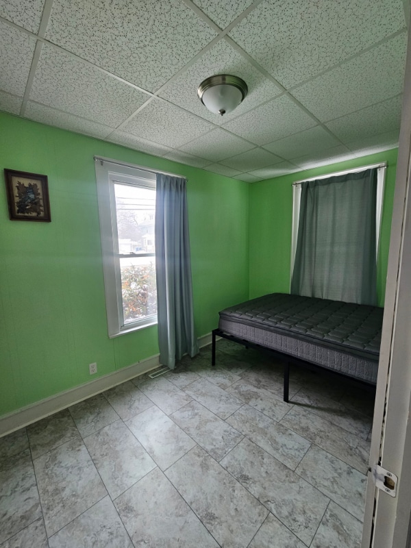 Building Photo - 842 Capital Ave NE