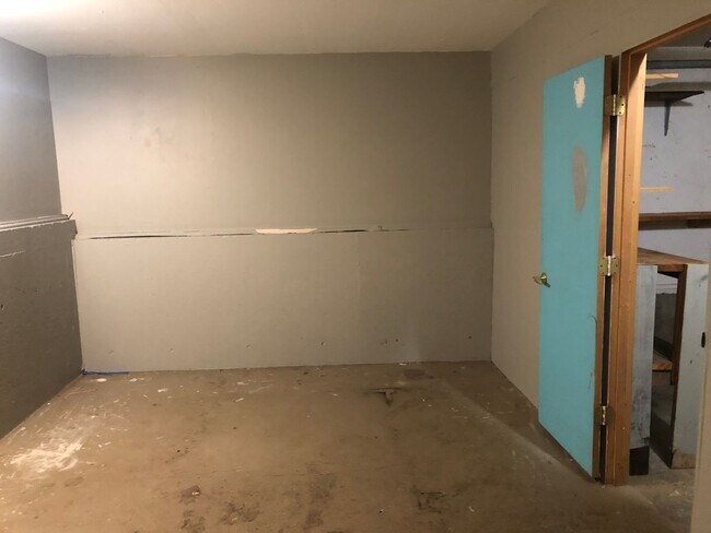 Building Photo - 3 bedroom 2 bathroom house in Thurston hills!
