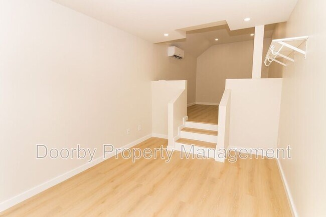 Building Photo - 65 Morning Mist Dr