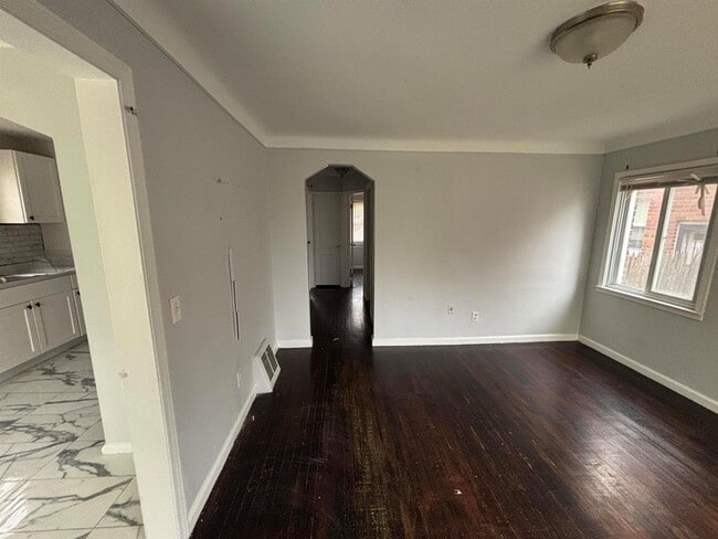 Building Photo - 7795 Heyden