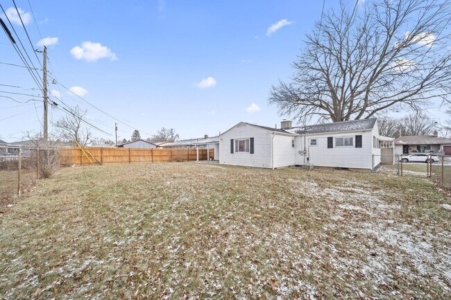 Building Photo - 1565 Garywood Ave