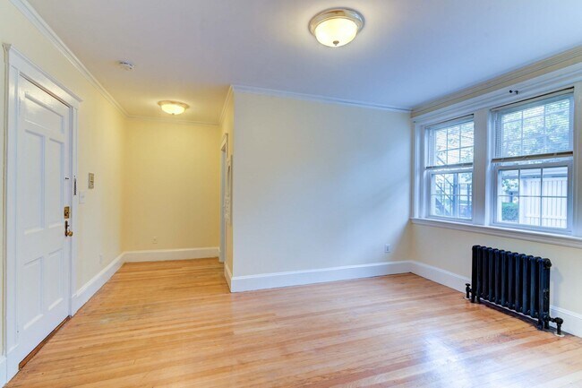 Building Photo - 17 Greenleaf St